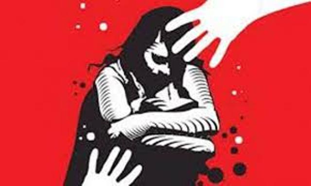 রাজধানীতে কলেজ ছাত্রী হেনস্তার ঘটনায় সামাজিক মাধ্যমে ঝড়